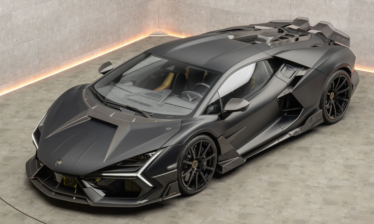 Lamborghini Revuelto