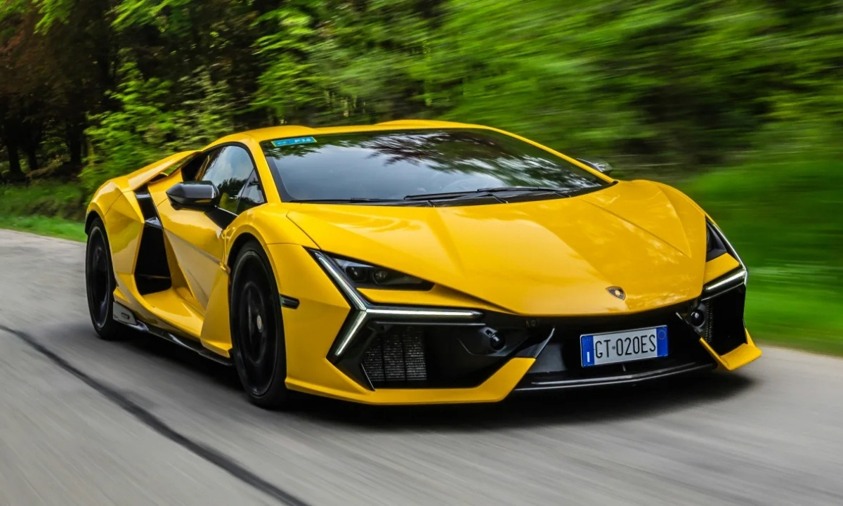 Lamborghini Revuelto
