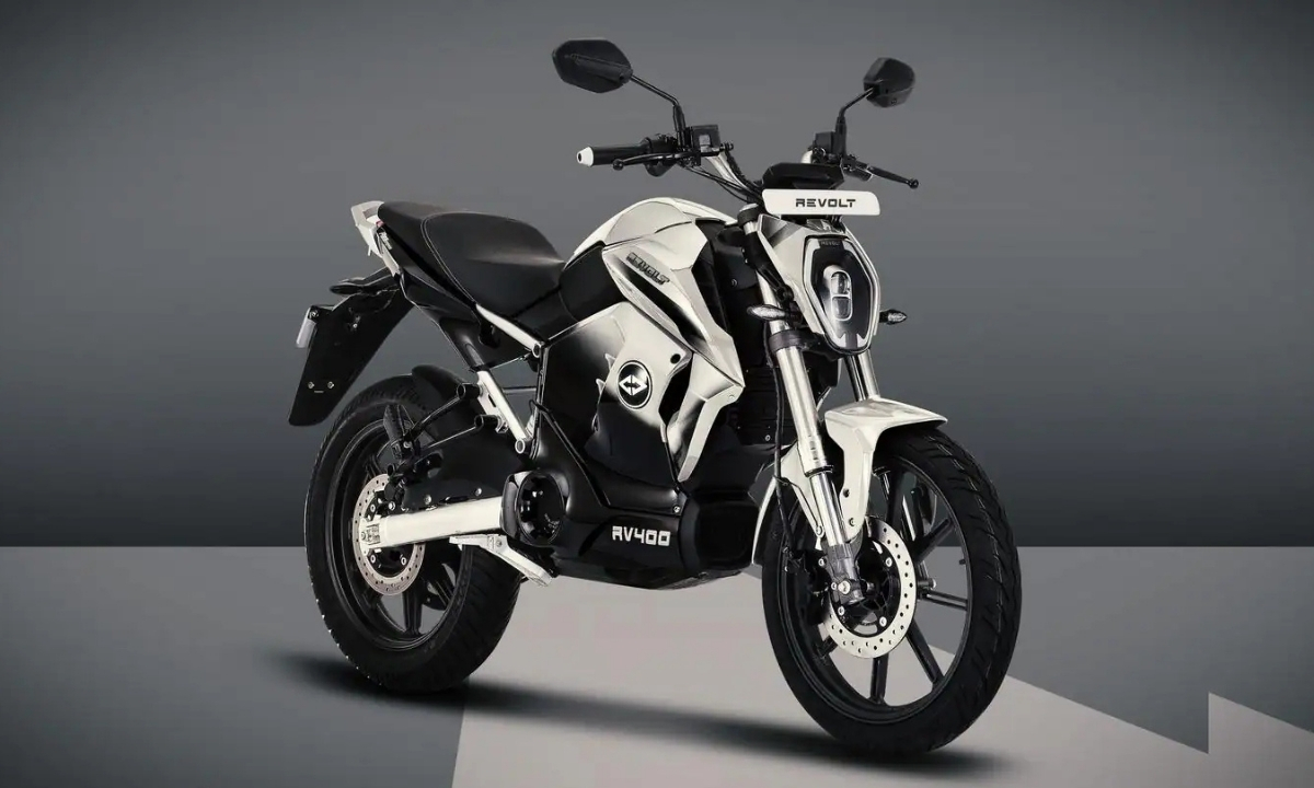 Revolt RV400